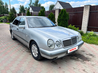 1998 Mercedes-Benz E-Класс 240 II (W210, S210), серебристый, 450000 рублей, вид 3