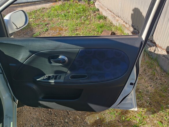 2005 Nissan Note I, белый, 400000 рублей - вид 11