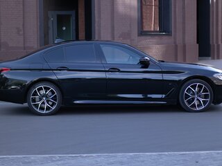 2020 BMW 5 серии 530d xDrive VII (G30/G31/G38) Рестайлинг, чёрный, 4550000 рублей, вид 3
