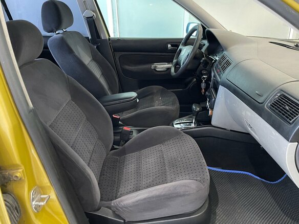 1999 Volkswagen Golf IV, жёлтый - вид 9