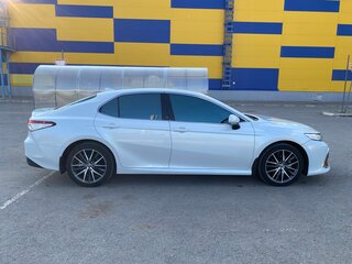 2021 Toyota Camry VIII (XV70), белый, 3000000 рублей, вид 5