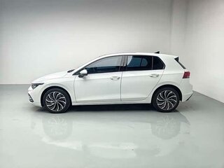 2022 Volkswagen Golf VIII, белый, 1900000 рублей, вид 4