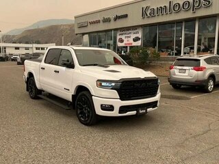 2026 Ram 1500 Crew Cab V Рестайлинг, белый, 9000000 рублей, вид 1
