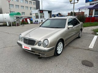 2000 Mercedes-Benz E-Класс 200 II (W210, S210) Рестайлинг, золотистый, 320000 рублей, вид 1