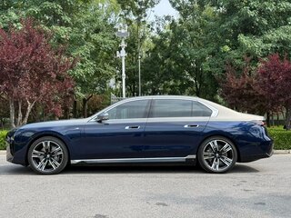 2025 BMW i7 eDrive50 I (G70), синий, 12477700 рублей, вид 5