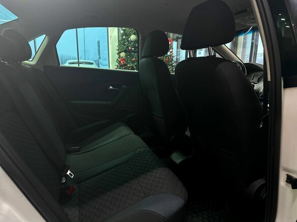 2019 Volkswagen Polo V Рестайлинг, белый, 610000 рублей - вид 4