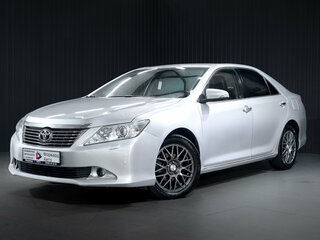 2011 Toyota Camry VII (XV50), серебристый, 1550000 рублей, вид 3