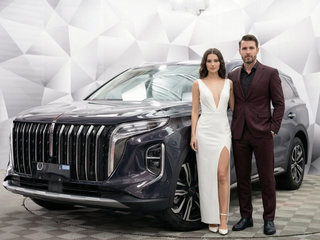 2025 Hongqi HS7 II, коричневый, 5590000 рублей, вид 1
