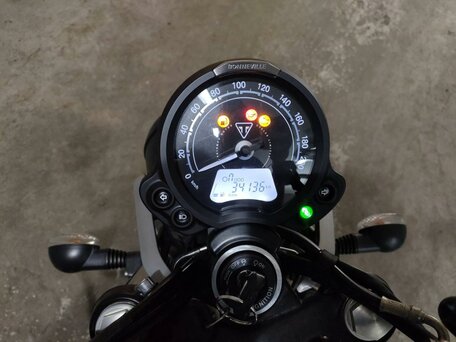 2021 Triumph Street Twin, чёрный, 747000 рублей, вид 5