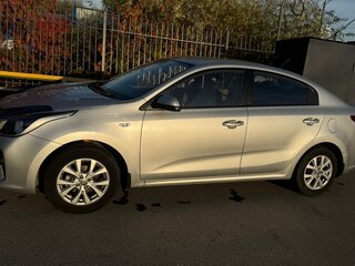 2017 Kia Rio IV, серебристый, 1500000 рублей, вид 4