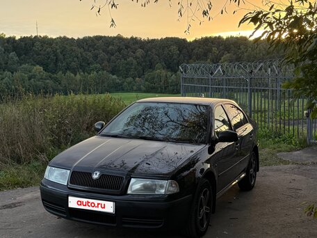 2010 Skoda Octavia I (A4) Рестайлинг, чёрный, 450000 рублей, вид 1