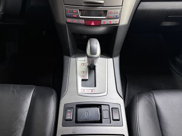 2010 Subaru Outback IV, серый, 1445000 рублей - вид 13