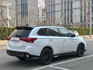 2022 Mitsubishi Outlander III Рестайлинг 3, белый, 1755444 рублей, вид 4