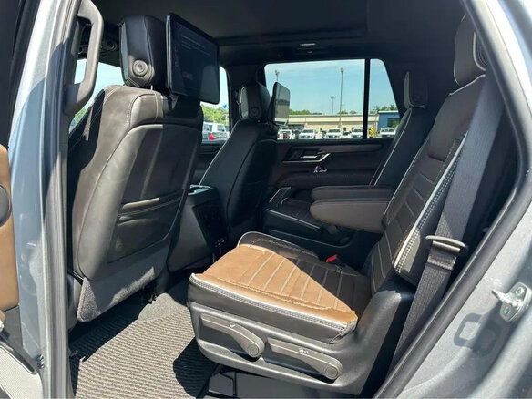 2026 GMC Yukon V Рестайлинг, серебристый, 16187400 рублей - вид 11
