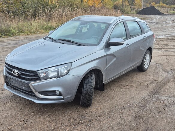 2018 Lada (ВАЗ) Vesta SW I, серый, 900000 рублей - вид 1