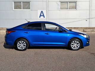 2018 Hyundai Solaris II, синий, 1320000 рублей, вид 4