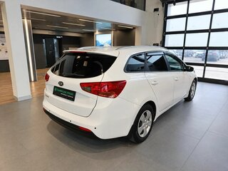 2017 Kia Ceed II Рестайлинг, белый, 1379000 рублей, вид 4