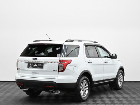 2015 Ford Explorer V, белый, 1749000 рублей, вид 2