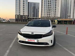 2018 Kia Cerato III Рестайлинг (Classic), белый, 1595000 рублей, вид 2