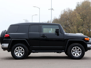 2018 Toyota FJ Cruiser, чёрный, 4995000 рублей, вид 4