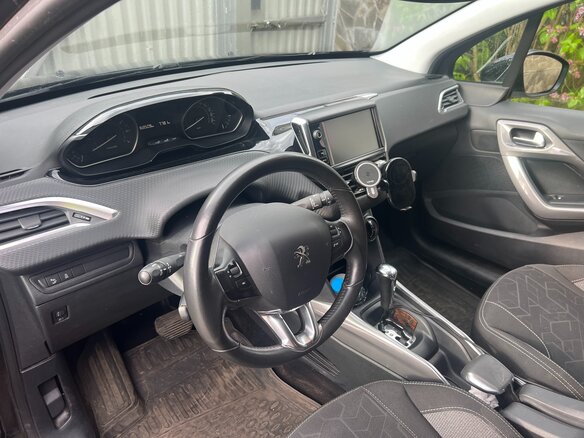 2016 Peugeot 2008 I Рестайлинг, чёрный, 1090000 рублей - вид 4
