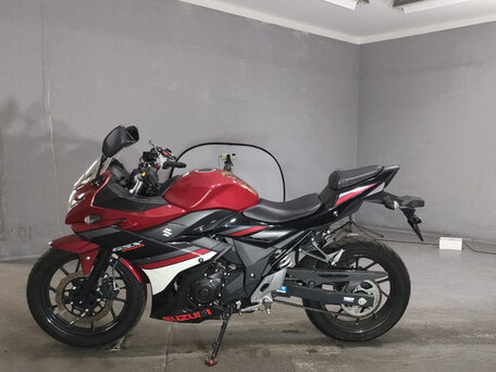 2018 Suzuki GSX 250 R, красный, 310000 рублей, вид 1