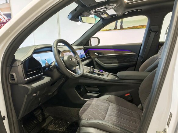 2026 Geely Monjaro I, белый - вид 6