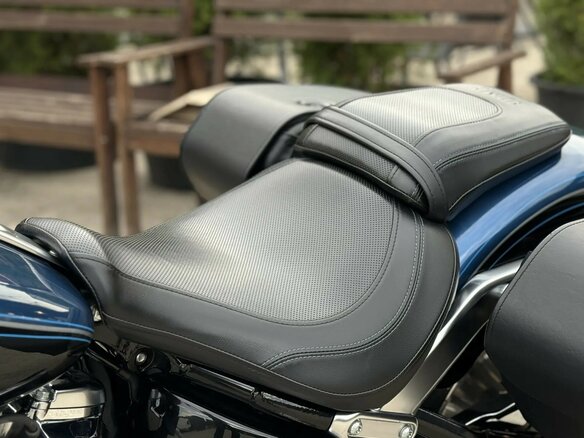 2018 Harley-Davidson Fat Boy, синий, 2200000 рублей - вид 9