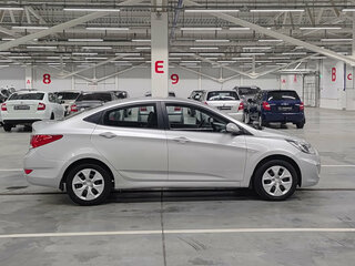 2013 Hyundai Solaris I, серебристый, 715000 рублей, вид 4