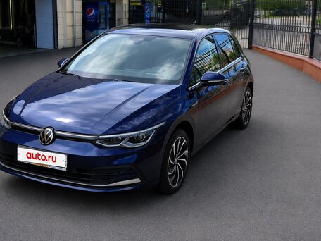 2021 Volkswagen Golf VIII, синий, 2980000 рублей, вид 2