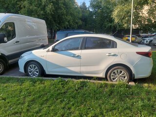2018 Kia Rio IV, белый, 890000 рублей, вид 3