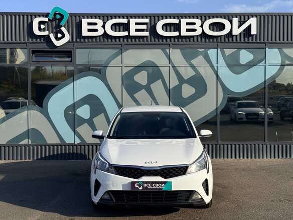 2021 Kia Rio IV Рестайлинг, белый, 1447000 рублей - вид 4