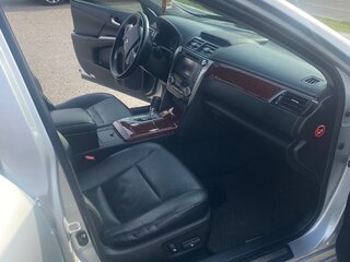 2013 Toyota Camry Japan Market VII (XV50), серебристый, 1550000 рублей, вид 4