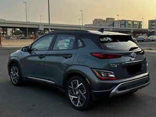 2023 Hyundai Kona I Рестайлинг, серый, 2230000 рублей, вид 3