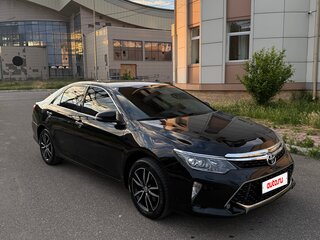 2018 Toyota Camry VII (XV50) Рестайлинг 2, чёрный, 2250000 рублей, вид 2