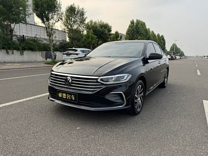 Открыть фотографии: Volkswagen Lavida III Рестайлинг