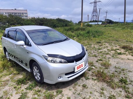 2011 Toyota Wish II, серебристый, 1500000 рублей, вид 1