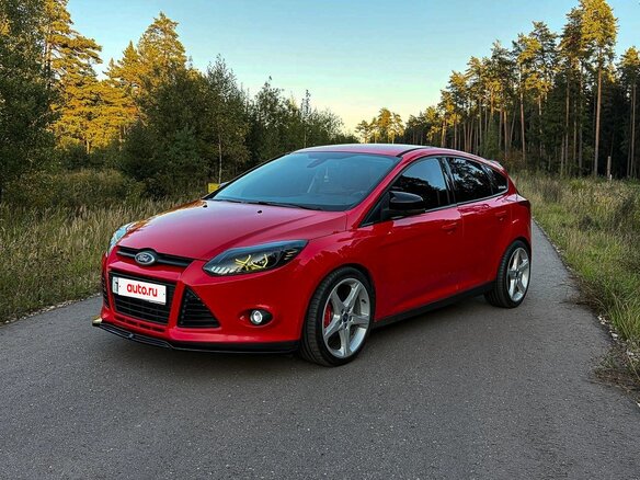 2013 Ford Focus III, красный, 975000 рублей