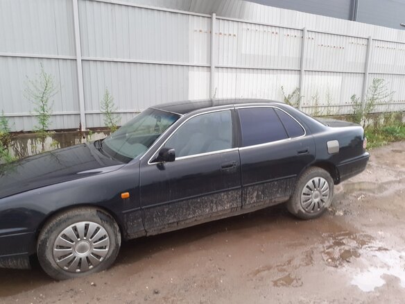 1995 Toyota Camry III (XV10), синий, 220000 рублей - вид 1