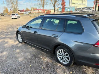 2018 Volkswagen Golf VII Рестайлинг, серый, 1360000 рублей, вид 4