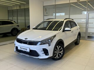 2021 Kia Rio X IV Рестайлинг, белый, 1695000 рублей, вид 1