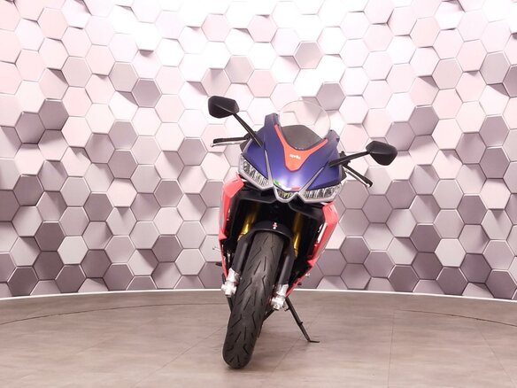 2022 Aprilia RS 660, синий, 1029000 рублей - вид 4
