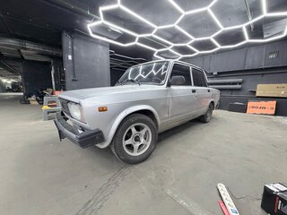 2010 Lada (ВАЗ) 2105, серебристый, 135000 рублей, вид 1