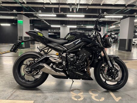 2024 Triumph Street Triple, чёрный, 1300000 рублей, вид 1