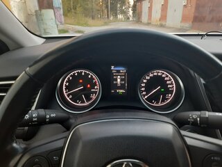 2020 Toyota Camry VIII (XV70), белый, 2900000 рублей, вид 2