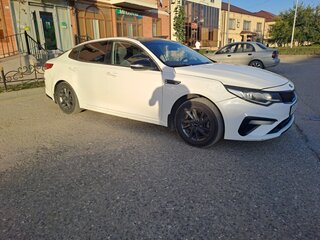 2019 Kia Optima IV Рестайлинг, белый, 1000000 рублей, вид 2