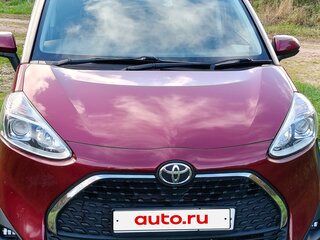 2021 Toyota Sienta II Рестайлинг, красный, 1800000 рублей, вид 3