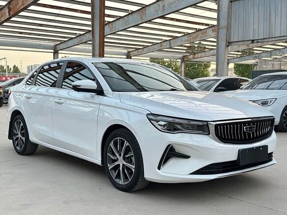 2023 Geely Emgrand II, белый, 950000 рублей - вид 3