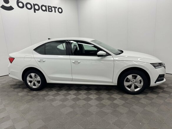 2021 Skoda Octavia IV (A8), белый, 2199067 рублей - вид 3