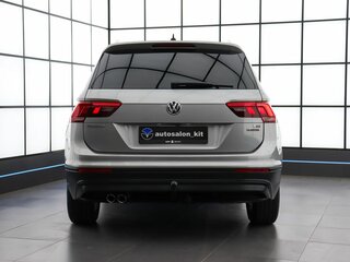 2017 Volkswagen Tiguan II, серебристый, 2700000 рублей, вид 5